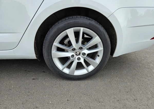 Skoda Octavia cena 47900 przebieg: 234000, rok produkcji 2018 z Lipno małe 154
